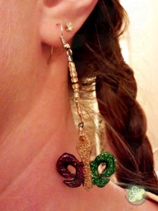 In honor of Mardi Gras I wanted to share my earrings I made using the same technique as the Mustache Heart Earrings.  I will be wearing them for many Mardi Gras to come!
